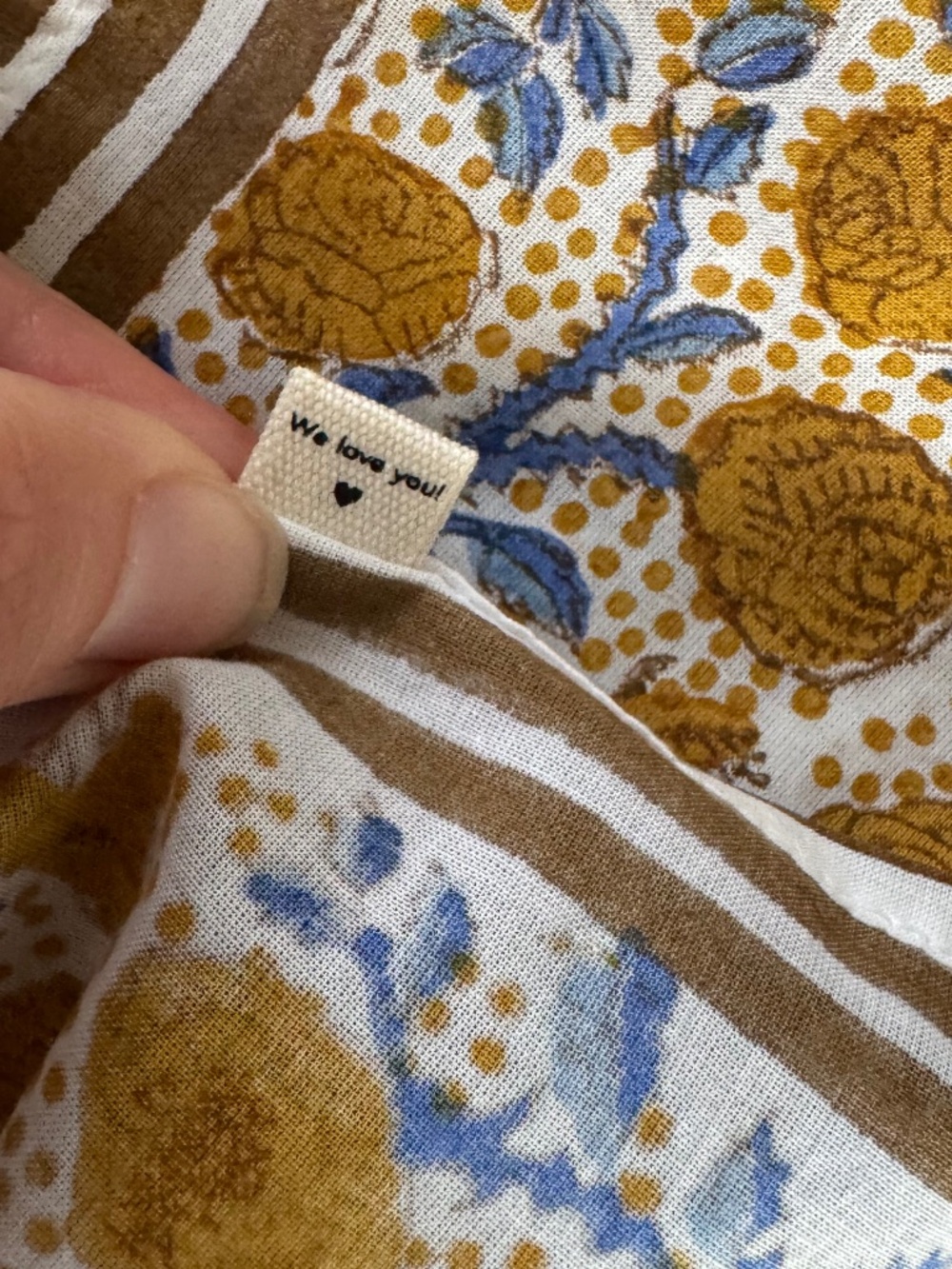 NWOT, BLOCK SHOP TEXTILES, ROSES BANDANA, FLORET COLLECTION - Picture 16 of 16